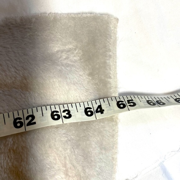 Silver/Light Grey Premium Fleece, 2 Full Yards! 72” x 65” wide! New! So SOFT! 🔥 - Picture 5 of 8